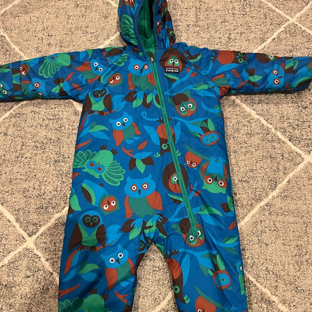 Patagonia reversible kids snow suit 12M